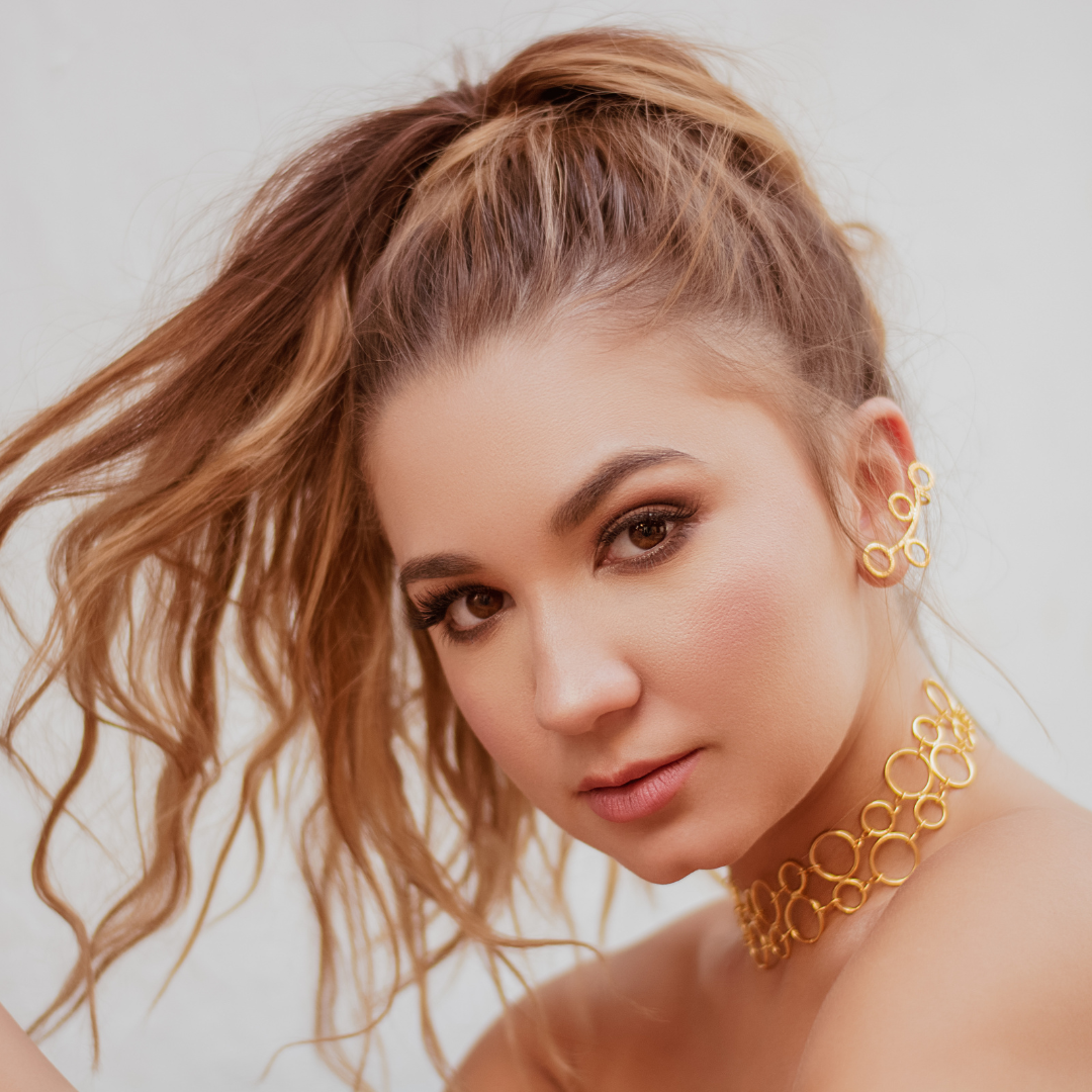 Handcrafted Atomo Choker in bronze with a 24-karat gold plating